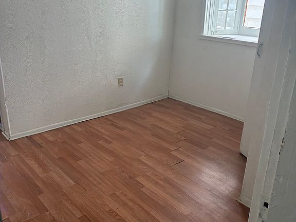5th image of 1104 26th St