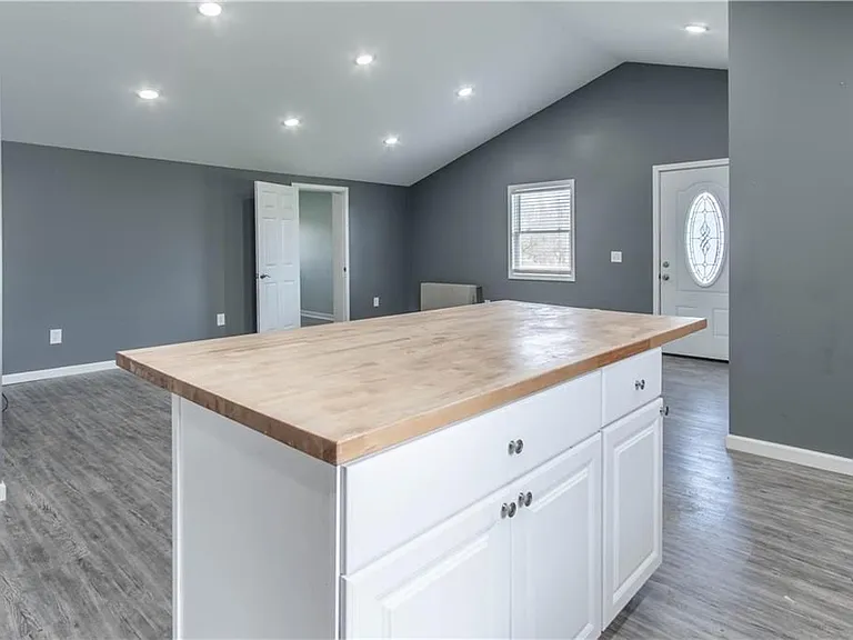 14530 Dodge Ave — Photo 27