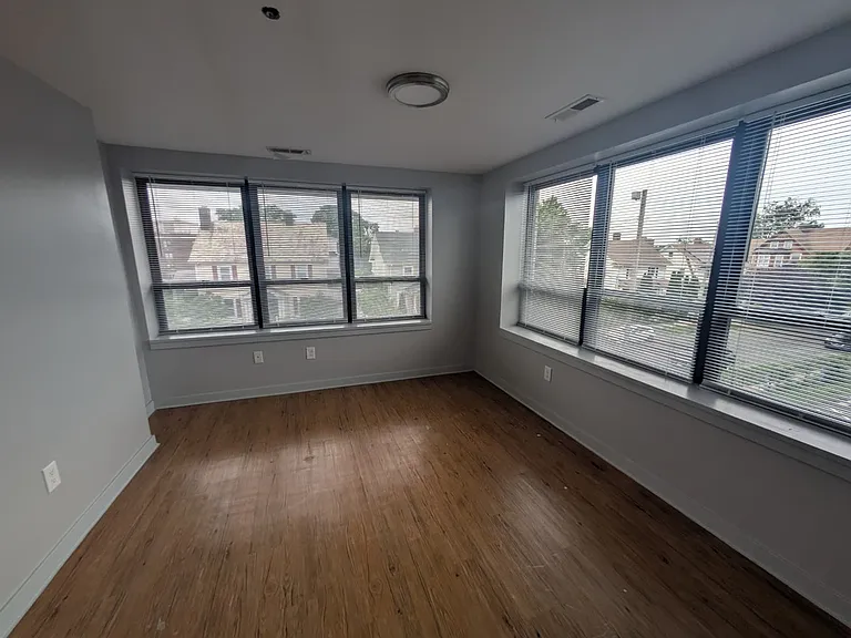60 Coleman St #3H — Photo 9