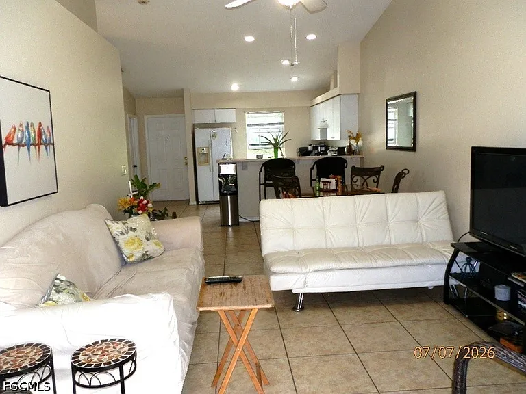 2410 NE 6th St — Photo 9