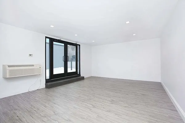 Rented by Bohemia Realty Group | media 8