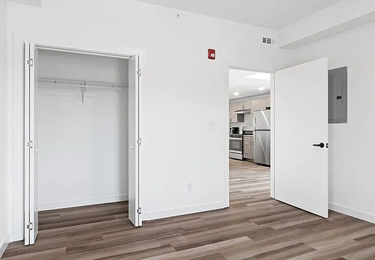 East Line Apartments — Photo 12
