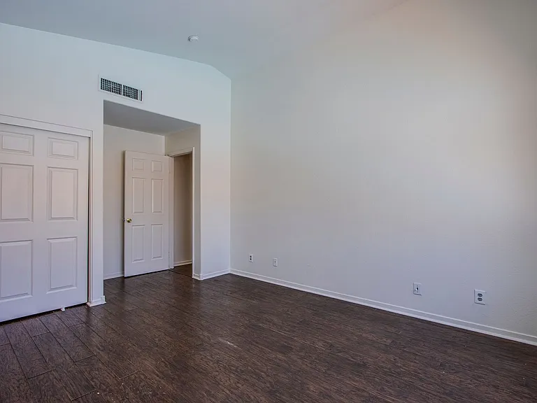 7510 Isley Ave — Photo 10