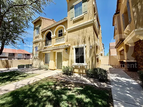 165 W Tremaine Ct Photo 1