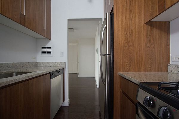2nd image of 200 E 82nd St APT 14B