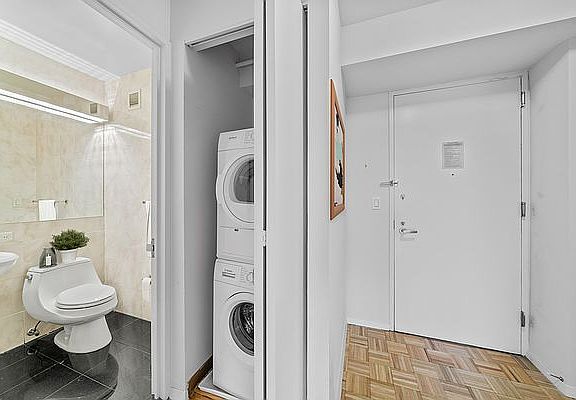 5th image of 420 E 61st St APT 20C