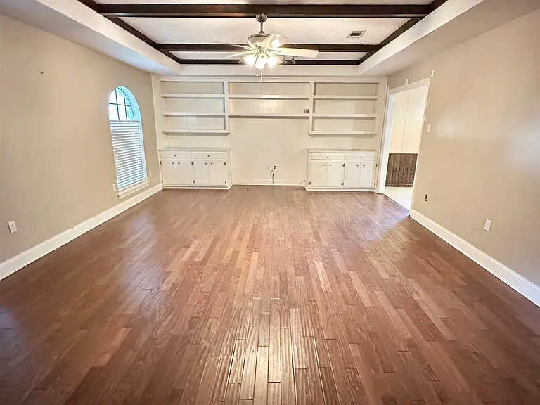 3572 Madeira Dr — Photo 2