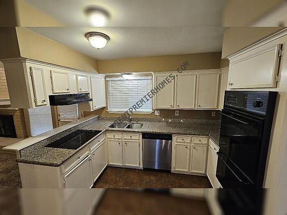 5th image of 14807 Spring Lake Dr