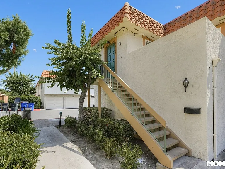 22811 Malaga Way — Photo 30
