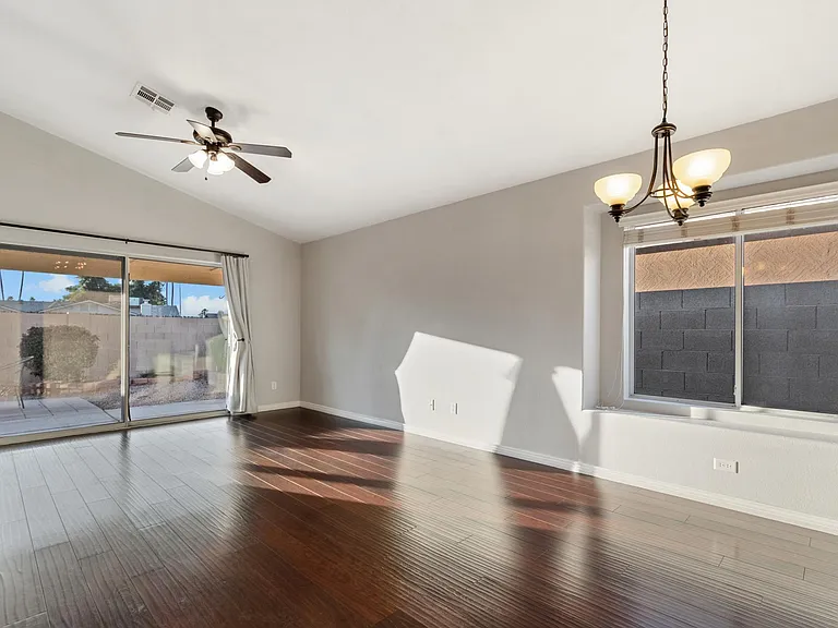 5912 S Brittany Ln — Photo 9