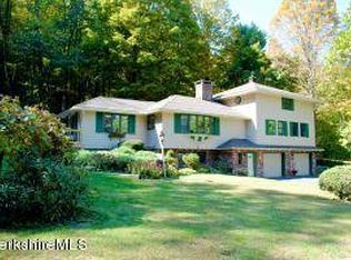6 Heberts Dr, Great Barrington, MA 01230