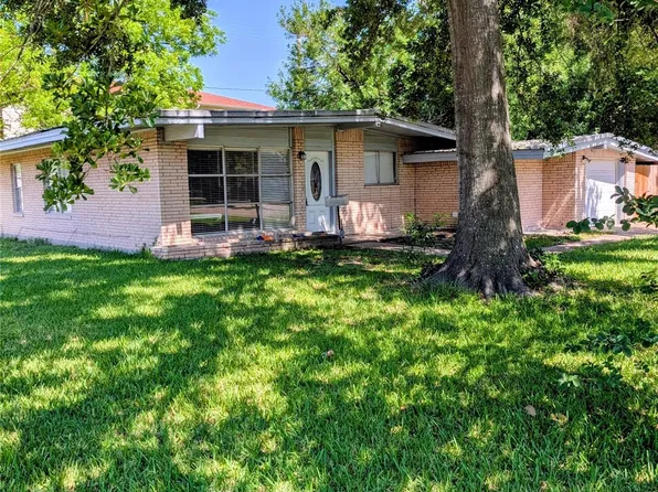146 W Brenda St, Houston, TX 77076