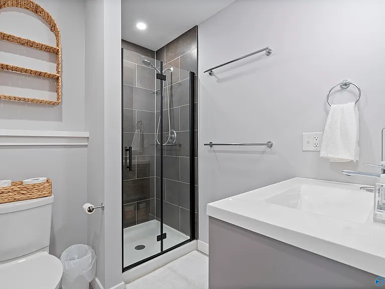 1801 Carson Ln NW — Photo 9
