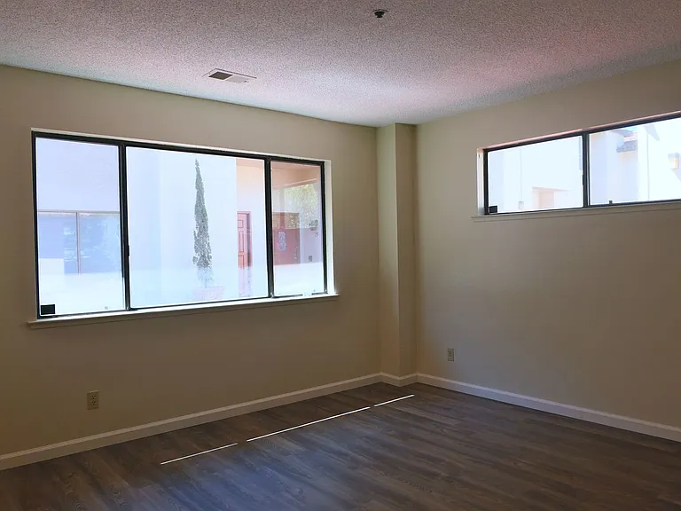 695 S Knickerbocker Dr #6 — Photo 9