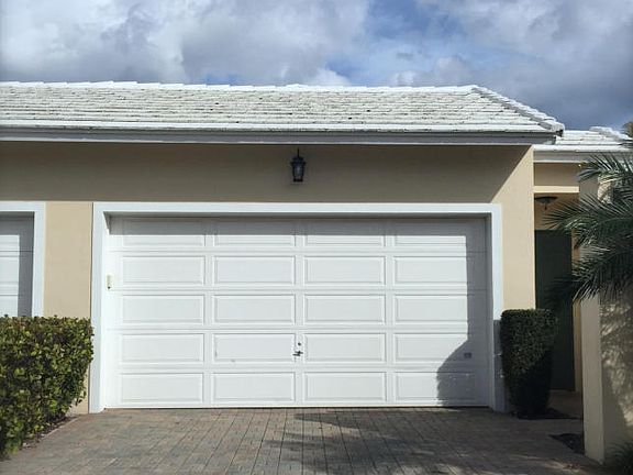 Home For Sale In Bermuda Village