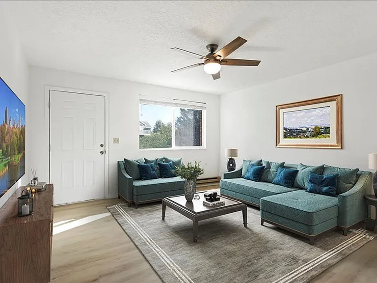 870 N Jackson Ave — Photo 5