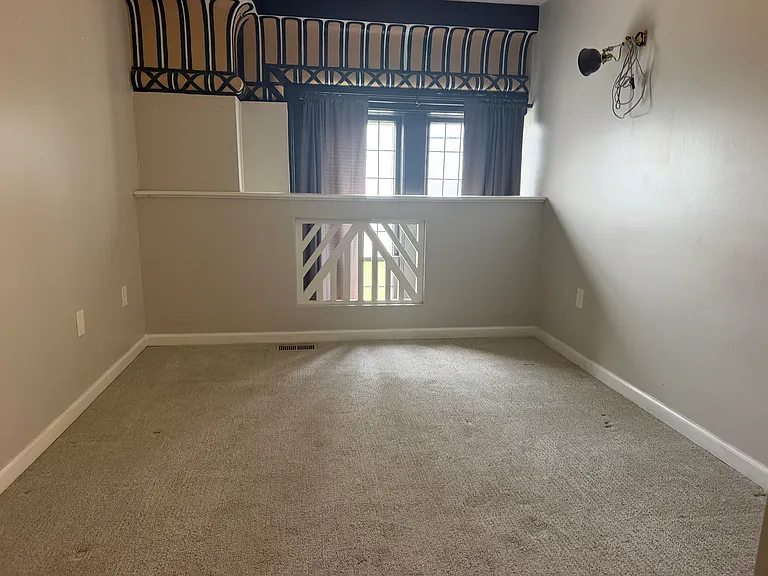1054 S Kingshighway Blvd #N — Photo 15