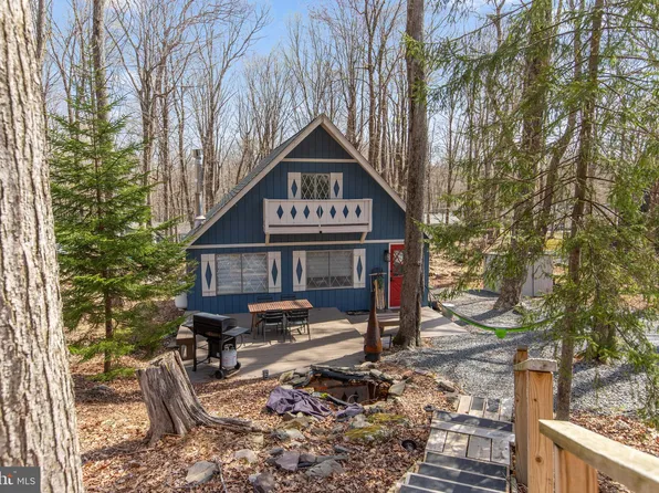 1475 Lake Ln, Pocono Lake, PA 18347