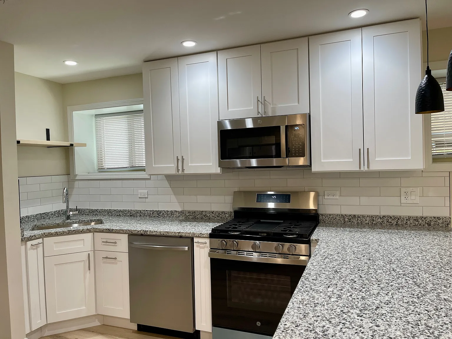2 bed, $1,950 — Photo 2