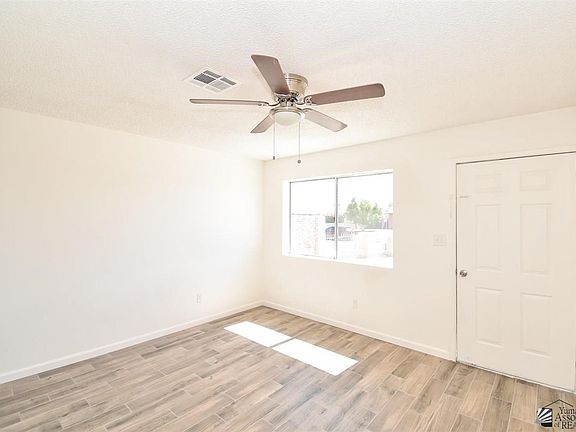 2nd image of 848 N Los Jardines Ave