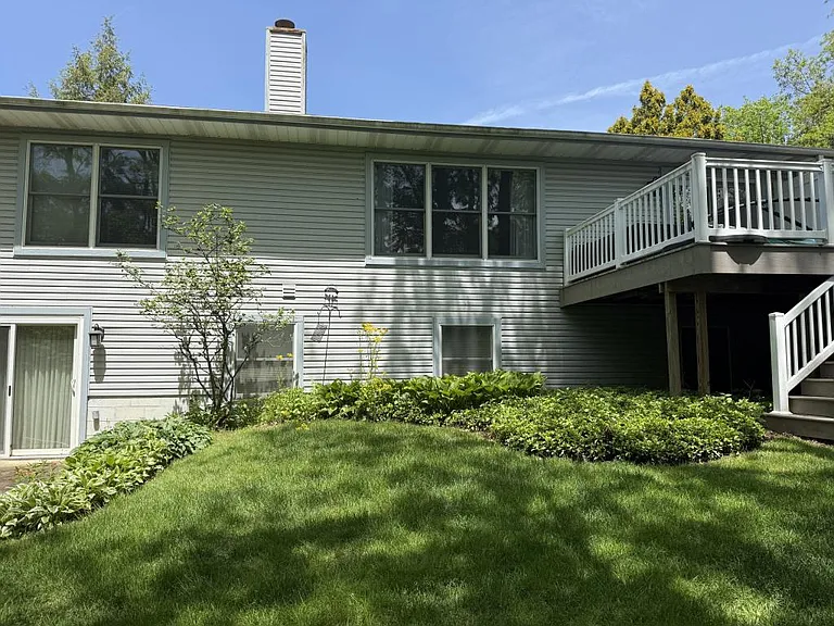 596 Forest Creek Dr — Photo 3