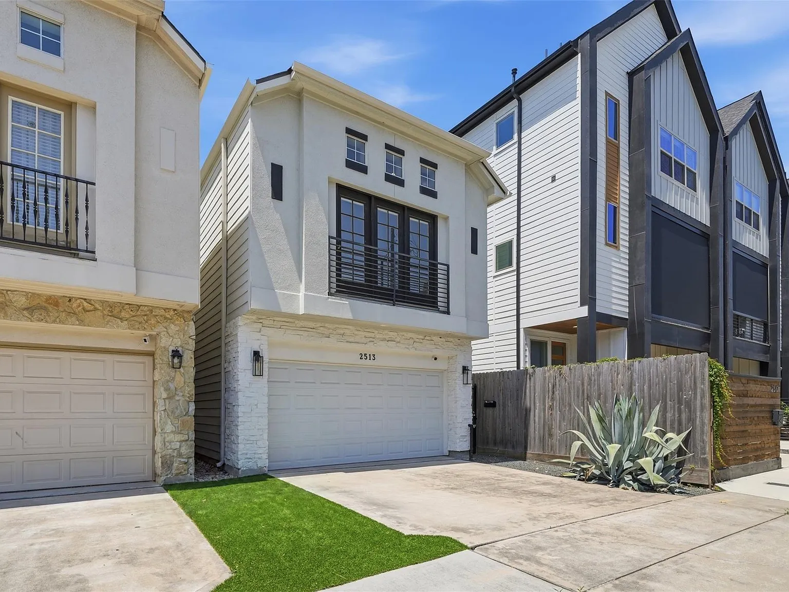 3 bed, 2.0 bath, 1884 sqft, $3,000 — Photo 3
