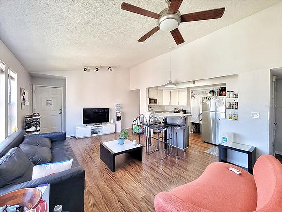 4th image of 2601 SW Archer Rd #H330