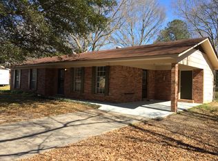 36 Shamrock Dr, Laurel, MS 39443