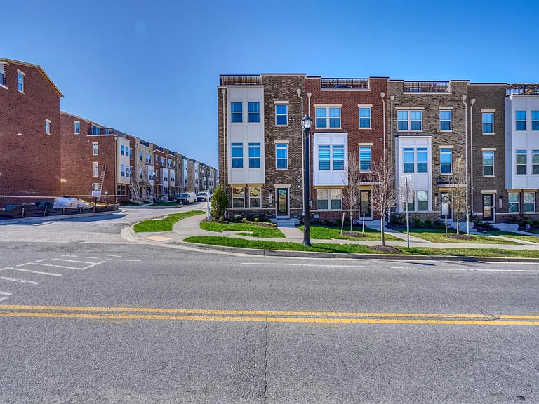 6100 Northwest Dr #1 — Photo 60