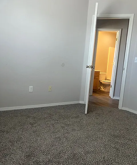 1718 E 67th Pl — Photo 7