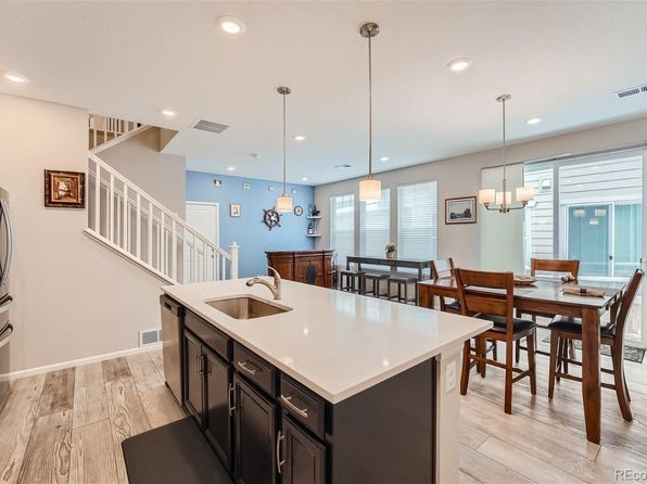 aurora-colorado-295017574 picture