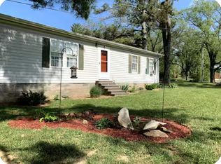 521 Port Oliver Cir, Scottsville, KY 42164