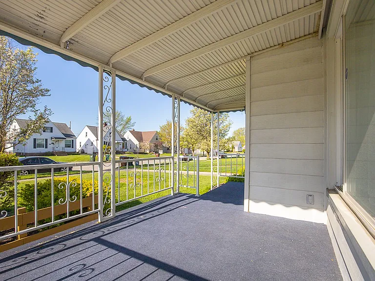 8310 Salisbury Dr — Photo 30