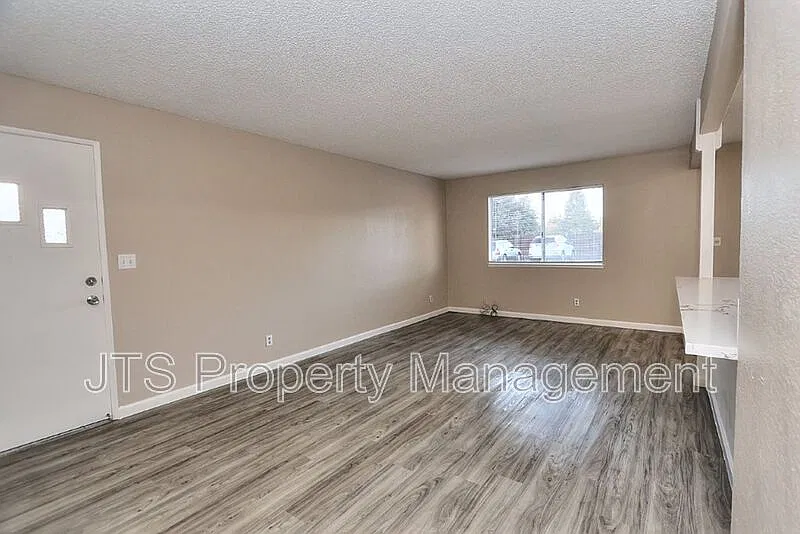 2 bed, 1.0 bath, 975 sqft, $1,795 — Photo 4