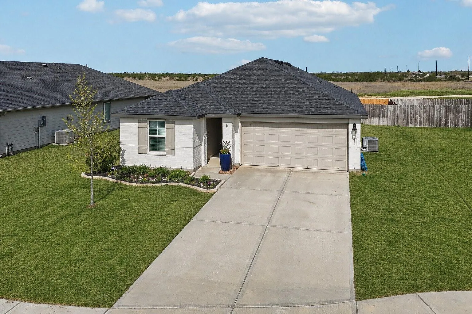 4 bed, 2.0 bath, 1680 sqft, $2,000 — Photo 4
