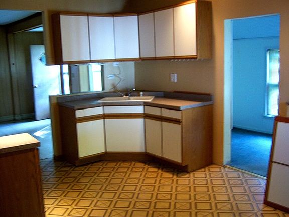 3rd image of 118 N Park Ave