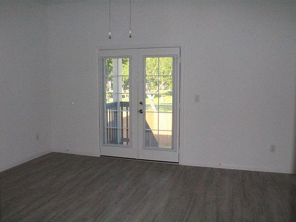 5th image of 3714 Easy St #B