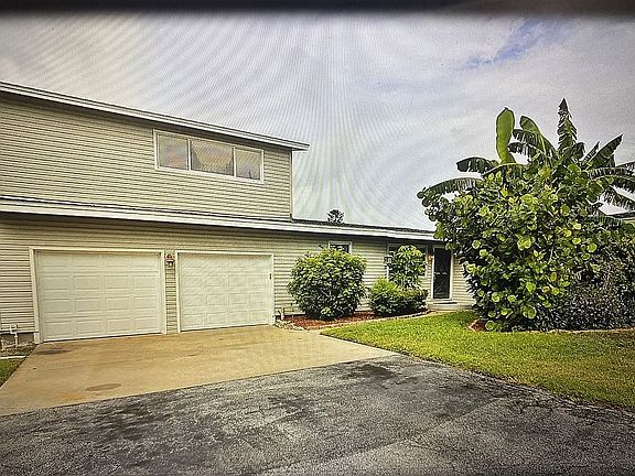 2nd image of 3168 S Peninsula Dr