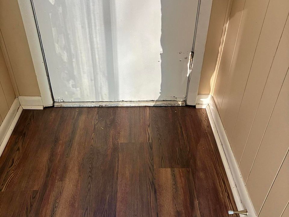 2nd image of 1619 Steen St