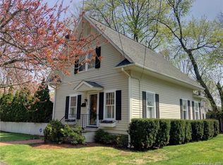 330 N Pine Creek Rd, Fairfield, CT 06824