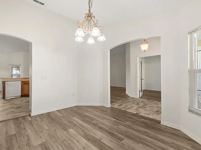 410 Central Mariners Dr — Photo 13