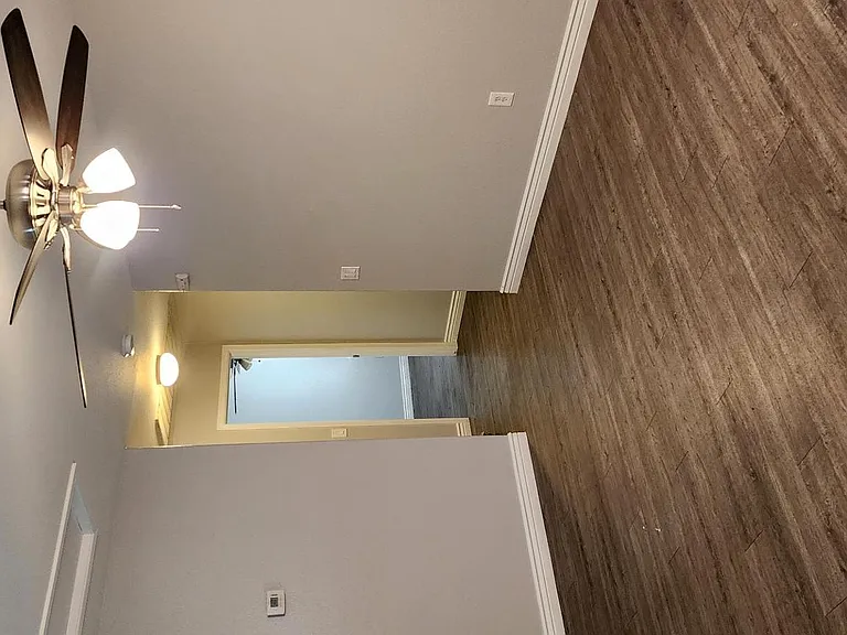 9124 W Elm St — Photo 15
