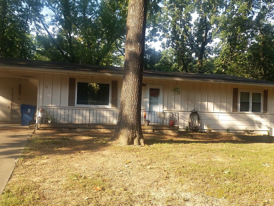 1st image of 37 Worcester Dr