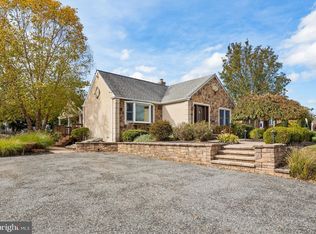 16 N Manor Rd, Broomall, PA 19008