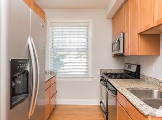 4201 W Addison St APT B1, Chicago, IL 60641