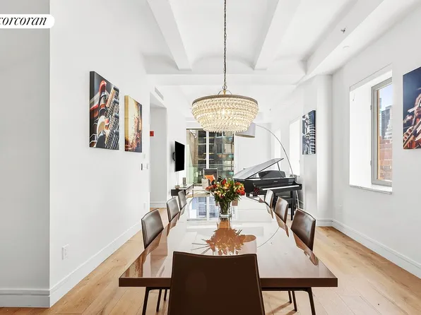 305 E 61st St #602, New York, NY 10065
