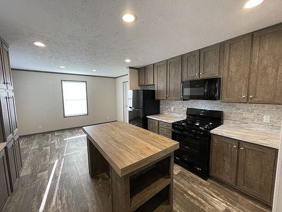 2nd image of 516 Courtland Ln #664
