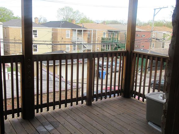 2nd image of 6121 N Claremont Ave #3S