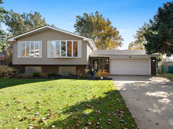 15W713 Virginia Ln, Elmhurst, IL 60126
