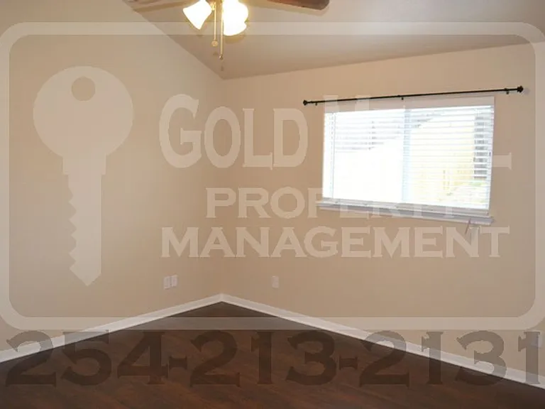 1104 Grace Point Dr — Photo 16